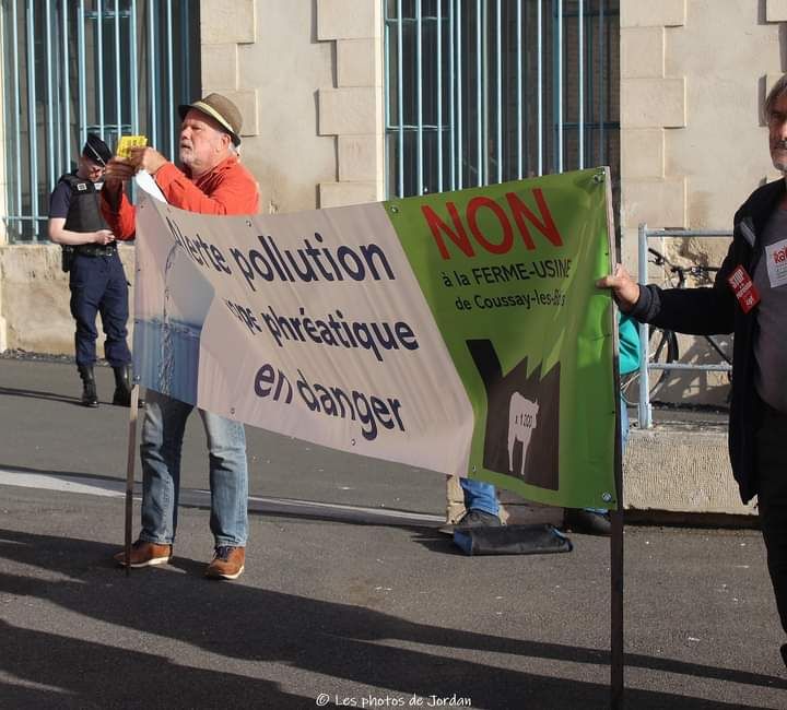 Manifestation contre la ferme des 1.200 taurillons de Coussay-les-Bois : Un appel à la préservation de la&nbsp;nature