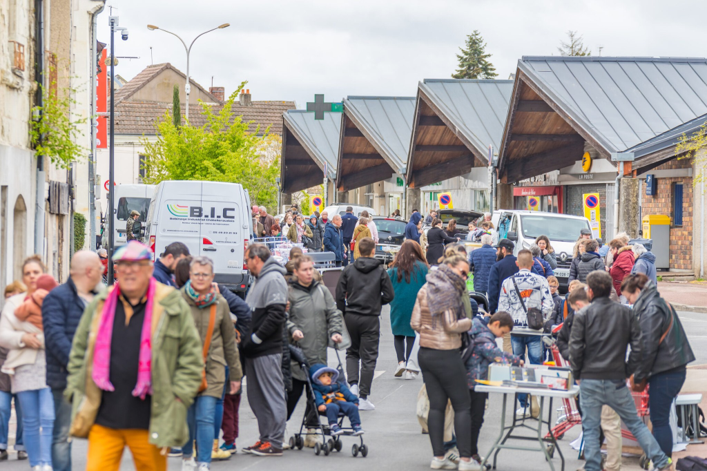 Grande Braderie en Vue : Bonnes Affaires et Divertissements Assurés&nbsp;!